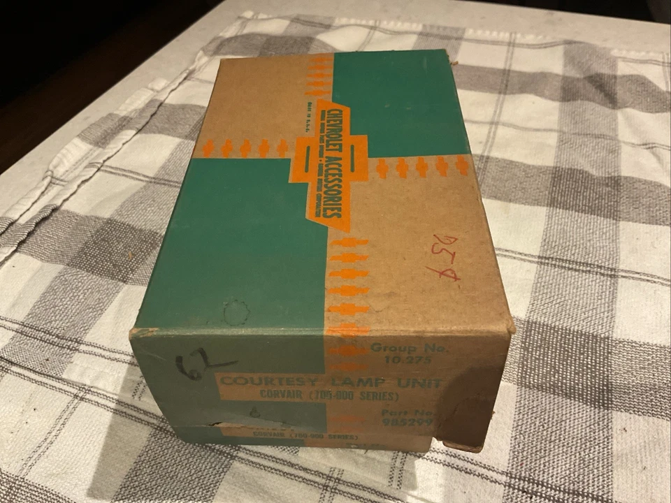 1962 Chevrolet Accessory Courtesy Lamp Kit Corvair 700-900 Series 985299 - Image 4 of 4