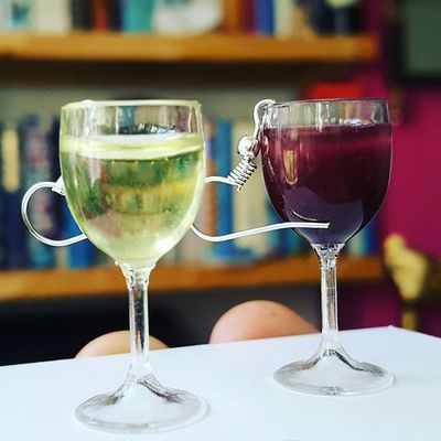 Unikat ''ZUR FEIER DES WEINES'' OHRRINGE Handarbeit GLÄSER Glas MINIATUR Vino