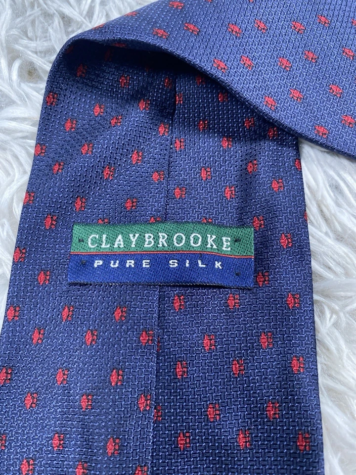 Corbata Claybrooke Pure Silk Azul Marino Rojo Micro Punto Hecha en EE. UU. 56” Ancho 4” Clásica Foto 2 de 4