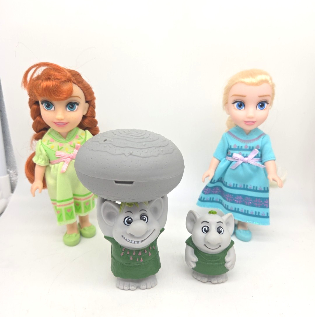 With Surprise Trolls Gift Set