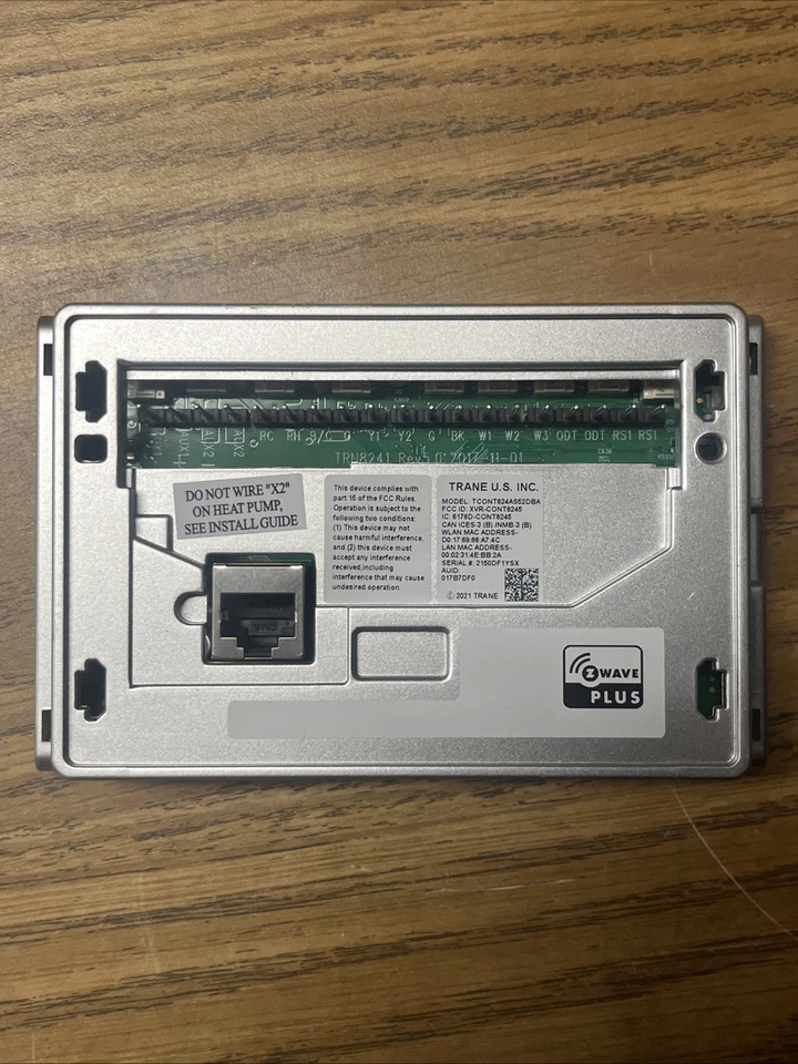 Trane TCONT824AS52DBA Programmable Touch Screen Thermostat - Image 2 of 3