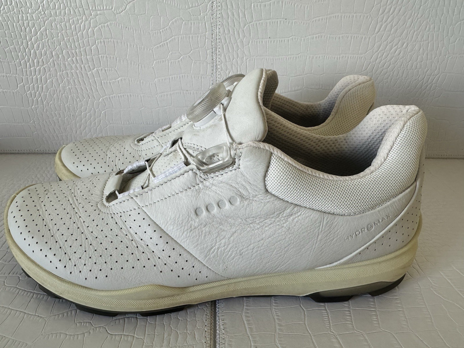 White Leather. Size 8-8,5