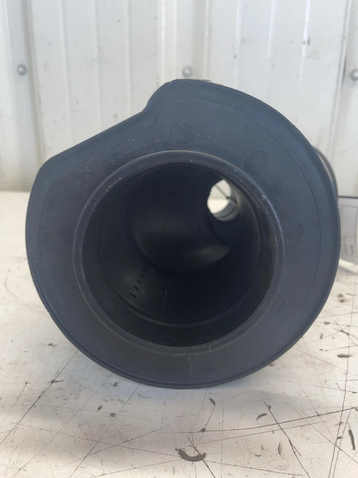 18-24 Gmc Sierra 2500hd 6.6升进气管软管Oe 84134710 — 第 3/4 张图片