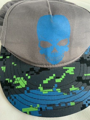SK2 Apparel Boy's Trucker Hat Gray Blue skull Pixel Print snap back adjustable - Picture 5 of 8