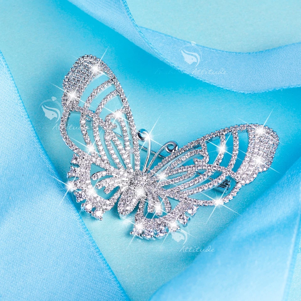 18K WHITE GOLD GP MADE WITH SWAROVSKI CZ CRYSTAL LUXURY BUTTERFLY BROOCH Foto 2 de 3