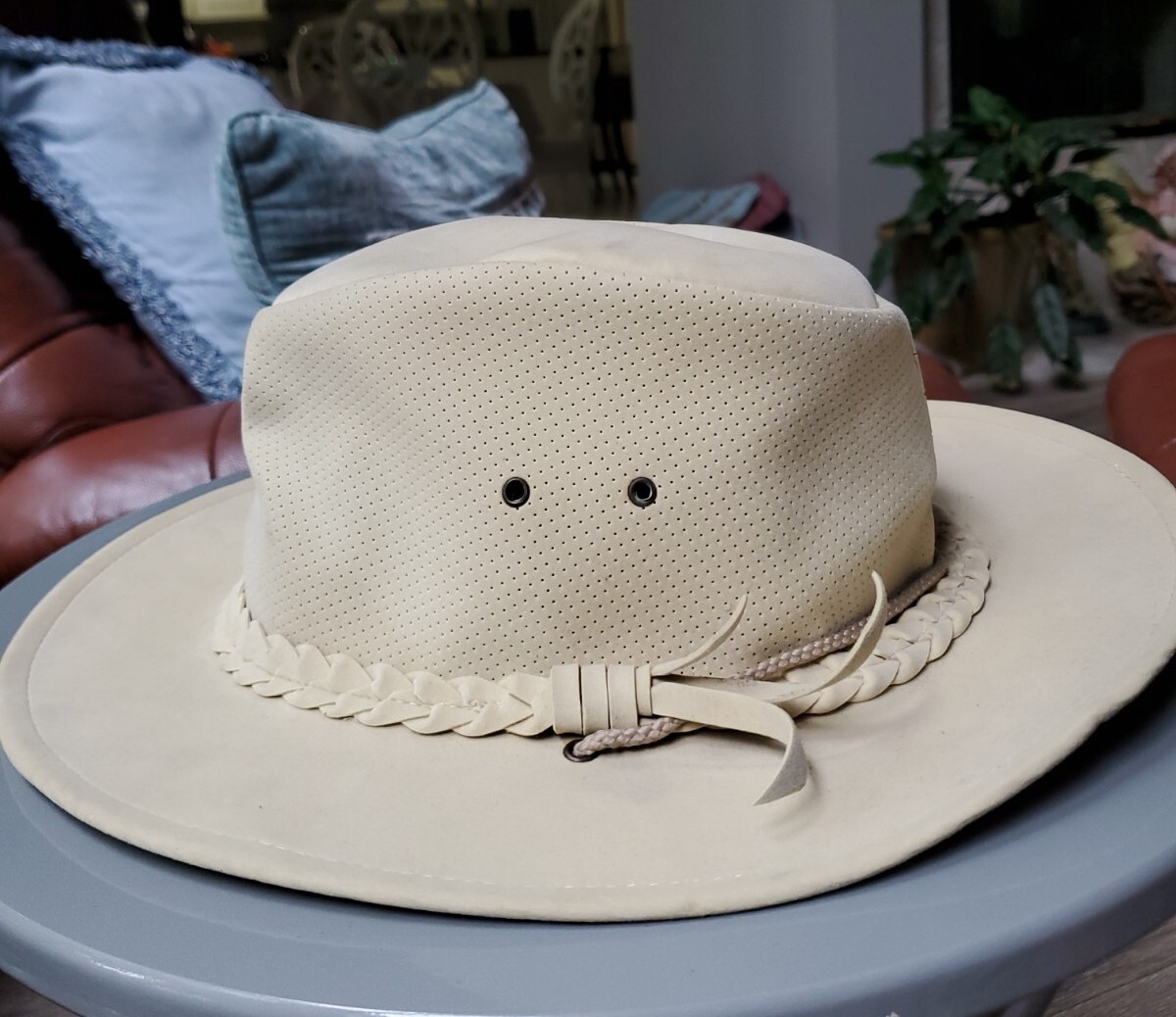 Kakadu Australia Meshblock Suede Leather Like Hat, Size Large Bendigo
