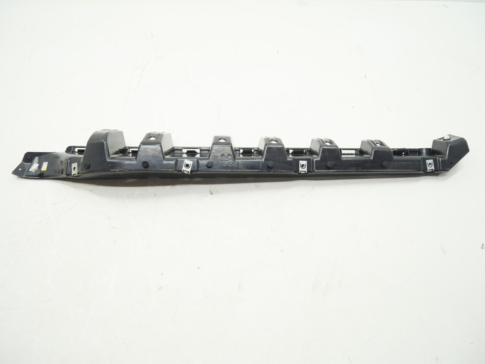 Used Passenger Rocker Molding Support Bracket 2016-2021 McLaren 570S 13A6743 OEM
