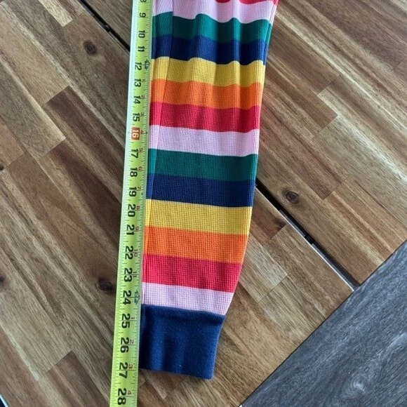 Pijama térmico Old Navy peça única feminino malha waffle listra arco-íris colorido - Imagem 2 de 4