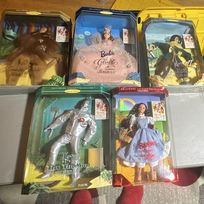 Mattel Barbie- Wizard of Oz Hollywood Legends Collection 12 in plus 2 munchkins 