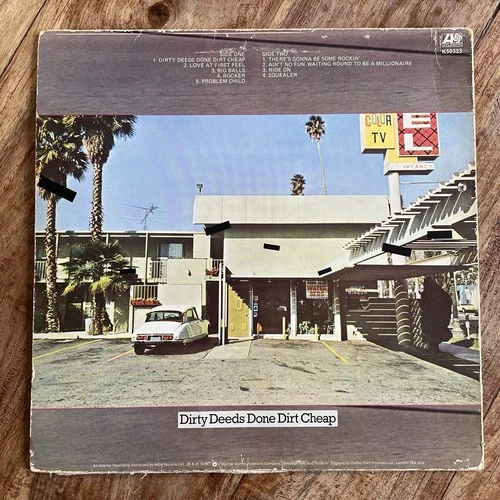 AC/DC - DIRTY DEEDS DONE DIRT CHEAP  VG/VG+ VINYL LP  / FIRST PRESSING / INNER