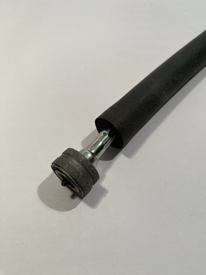 Preowned SPEEDOMETER CABLE OFF CLUSTER W116 Mercedes 300SD 450SE 450SEL 280S SE - Image 3 of 4