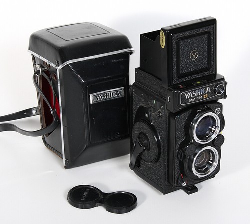 YASHICA MAT-124 G, 80/3,5 YASHINON (EINIGE STAUB, SCHUTT), SCHÖN/217586 - Bild 1 von 3