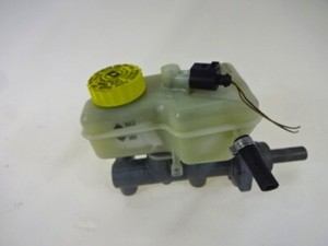 6Q0611019N Bremskraftverstärker Hauptzylinder Mit Behälter Seat Ibiza 1.4 B 6