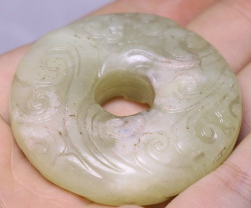 4.5cm Old Hongshan Culture Hetian Jade Carving Xiangyun pattern Amulet Pendant - Picture 5 of 6
