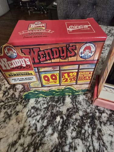 Wendy’s and Coca-Cola 25 Anniversary Partnership Celebration Set - Picture 9 of 24