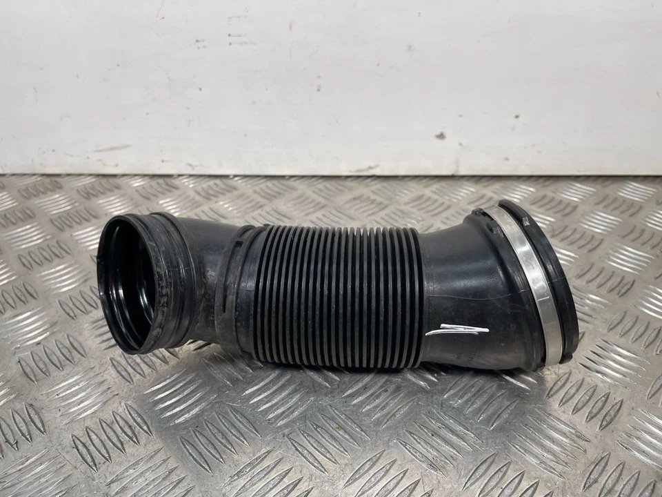 Труба воздухозаборного шланга бензинового Audi A1 2018 5Q0129684D LIQ13298 - Изображение 2 из 4