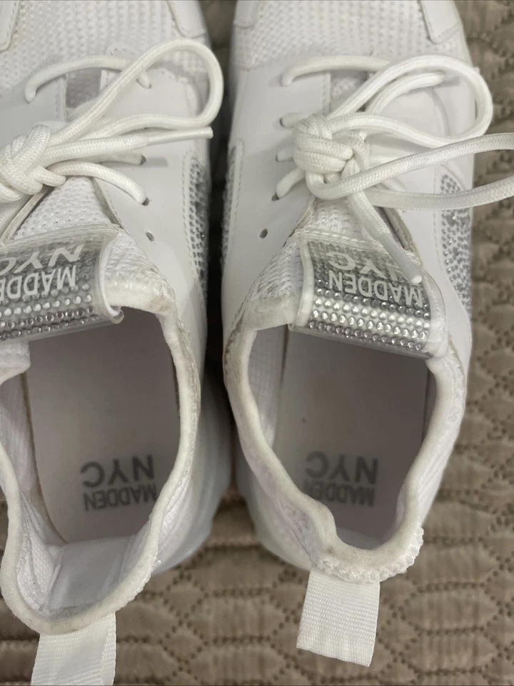 Steve Madden women's Size 9.5P-Razer Shoe White Sneaker Lace Up excellent cond - Image 3 of 4