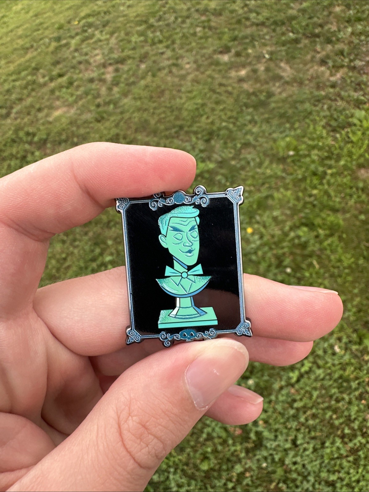 Phineas P Pock Singing Bust Haunted Mansion Mystery Disney Pin