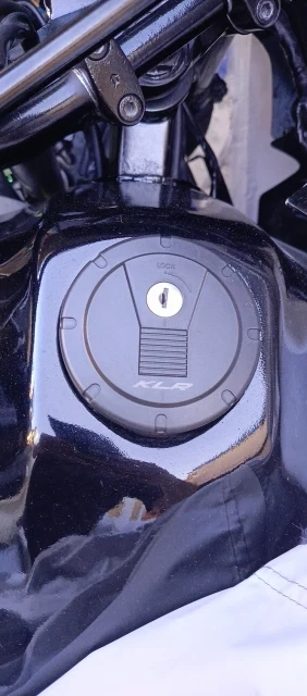 Motorcycle Gas Cap Fuel Gas Tank Cover For KAWASAKI KLR250 KLR650 Super Sherpa — 第 3/4 张图片