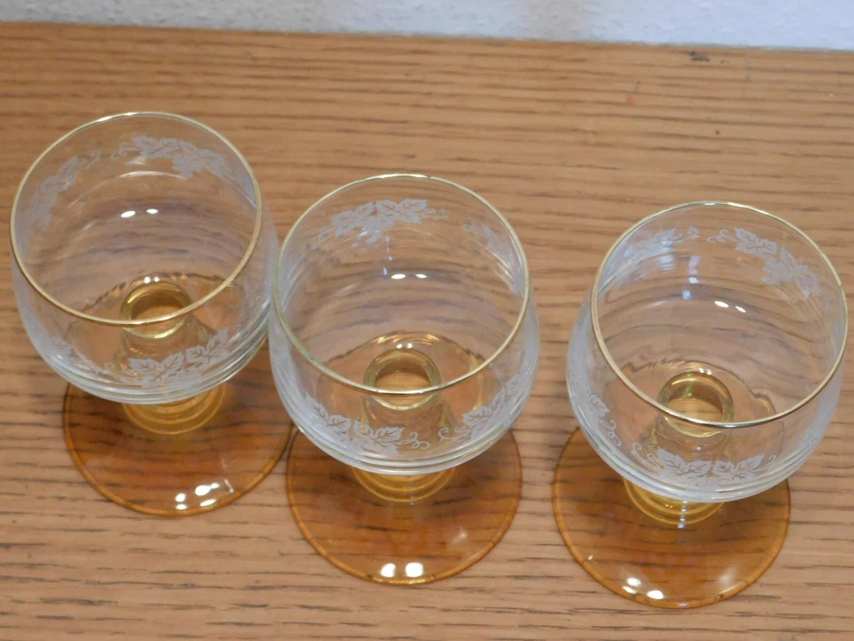 vintage LOT 3 VERRE 11.2cm alsace JAUNE gravé doré VIGNE RAISIN à VIN BLANC - Photo 2/4