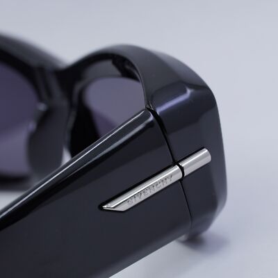 ?️ New Givenchy GV40044U 01A Sunglasses - Black Frame, Smoke Lenses GIVENCHY GV40044U 01A Black/Smoke 56-16-140 Sunglasses New  main image 4