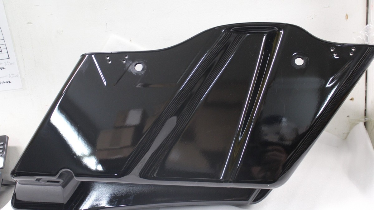 Harley-Davidson Vivid Black Left Extended Saddlebag