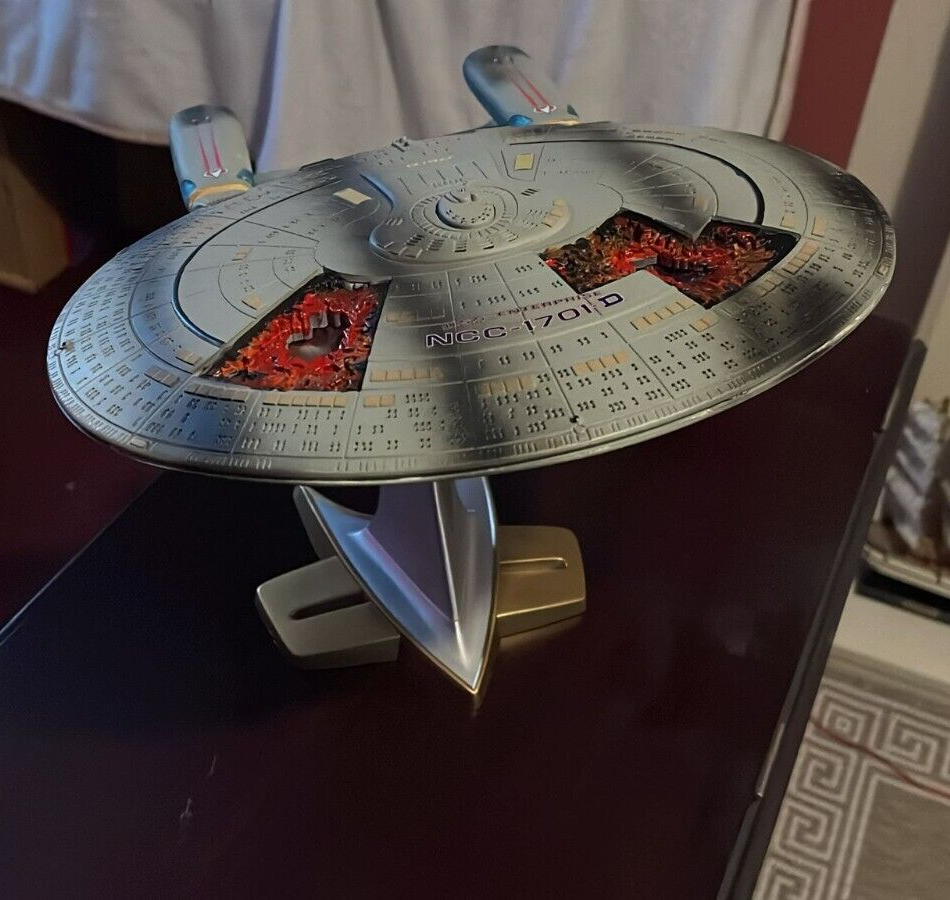 Star Trek Playmates D battle damaged model kit built and lit with power supply eBay