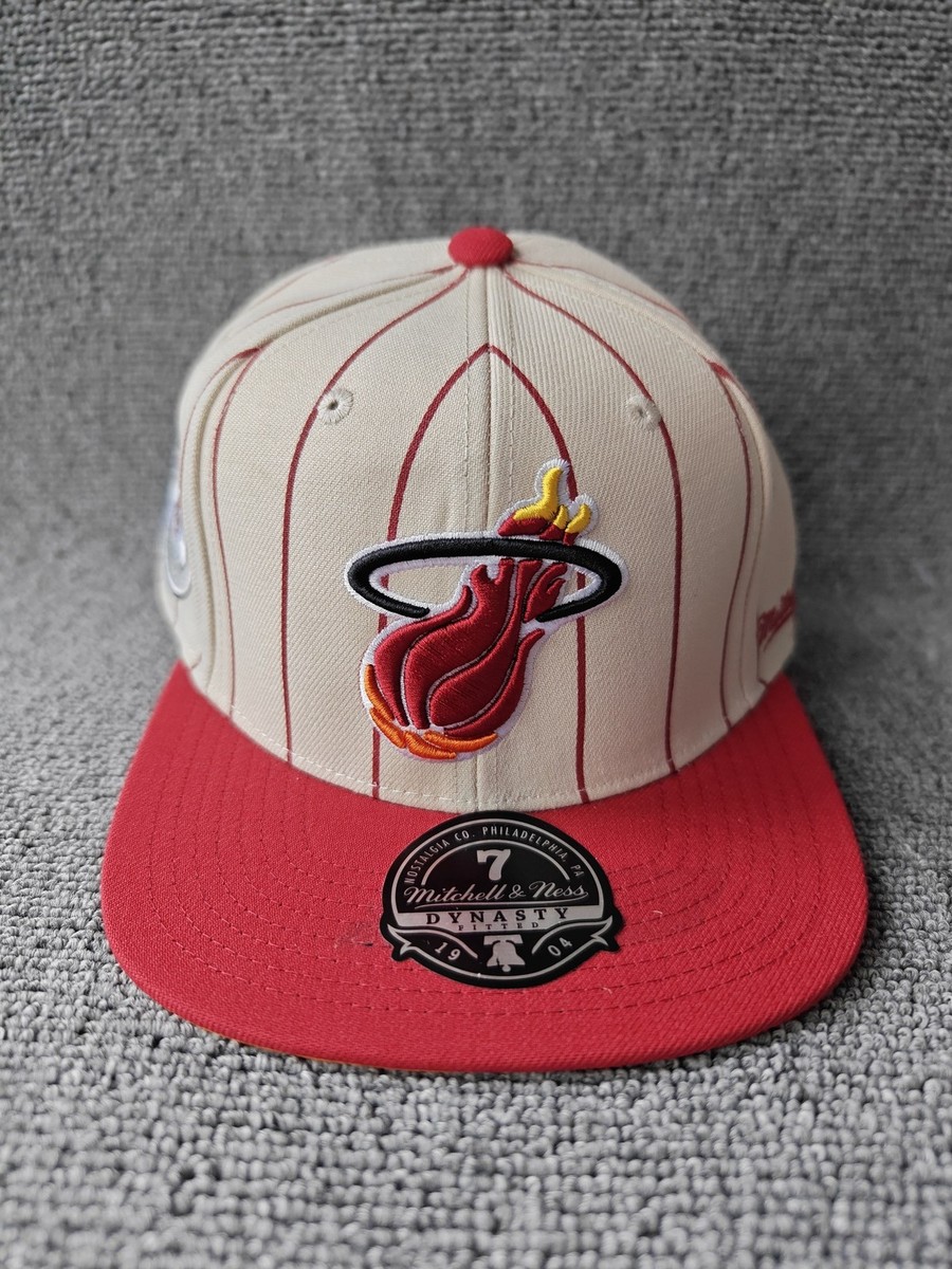Mitchell & Ness Miami Heat Dynasty Fitted Hat Size 7 Cream Red Pinstripe HWC