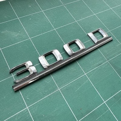 Mercedes emblem chrome nameplate W124 300D type designation plastic