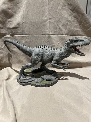 Jurassic World JW Large Resin Statue Indominus Rex Universal Studios Exclusive