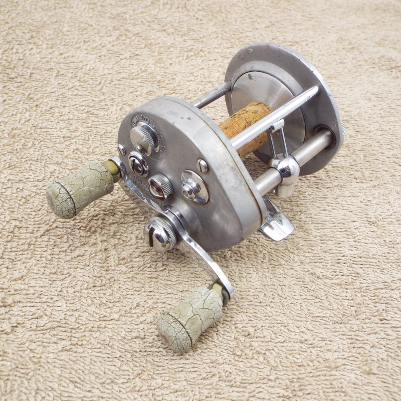 PFLUEGER SUPREME antique fishing reels vintage