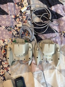 SEGA Dreamcast Console + Over 30 Games (some rare) + 2 Controllers + VMU (READ)