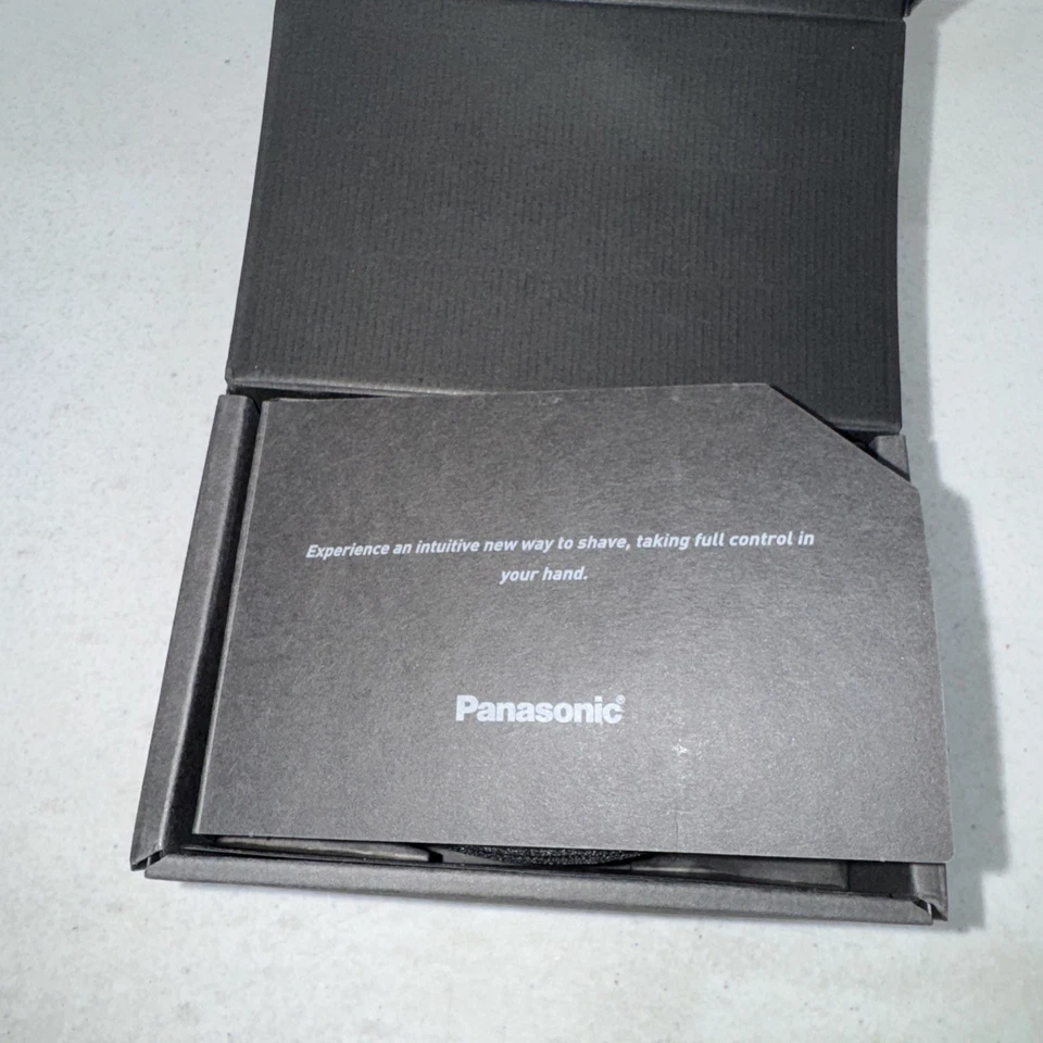 Panasonic ARC5 Palm-Sized Electric Shaver Handheld 5 Blade Razor ES-PV3A-K - Image 3 of 4