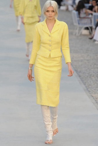 Bright CHANEL Lemon Yellow PASTEL Cruise Resort 2012 Tweed Skirt Suit RUNWAY ! - Picture 4 of 22