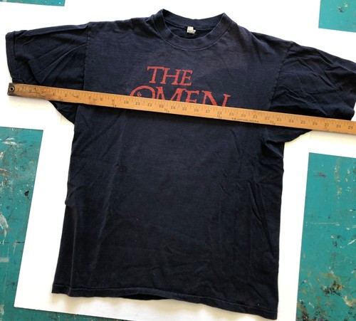 T-Shirt THE OMEN Original Movie Promo 1976 Large. Some fading, See pics. - Picture 8 of 10