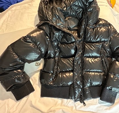 moncler location