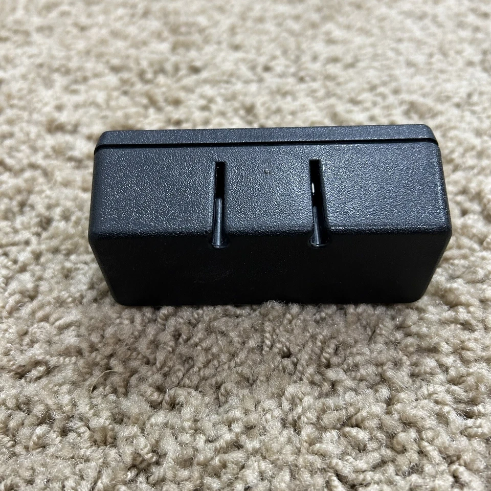 GMC/Chevrolet Center Console Coin Holder Storage For 95-98 OEM 10436137 | Used - Image 4 of 4