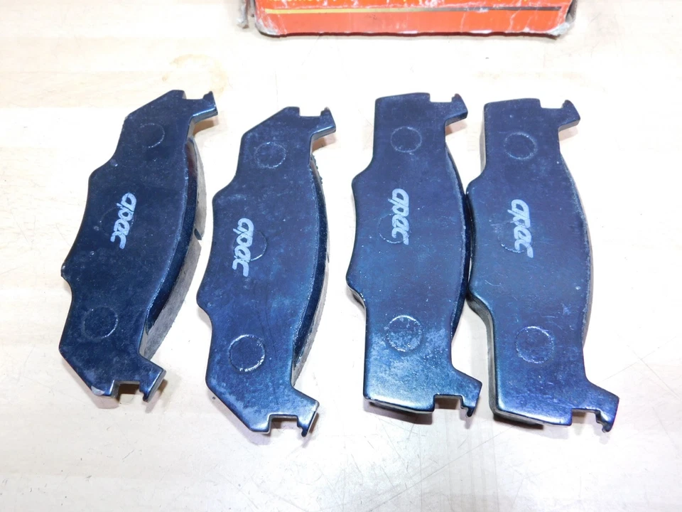 FOR VW GOLF MK1 JETTA MK1 PASSAT B2 SCIROCCO 1.5 1.6 PETROL FRONT BRAKE PADS SET - Image 2 of 4