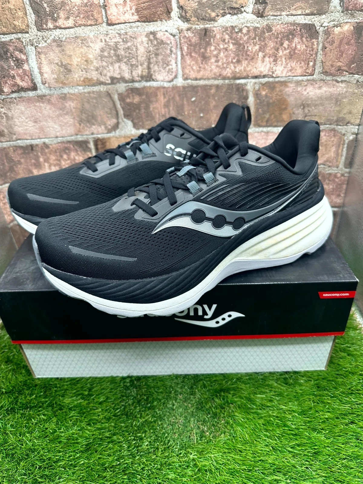 Saucony Hurricane 24 S10934-100 Trainers Women's UK 10 Wide Black Running Shoes