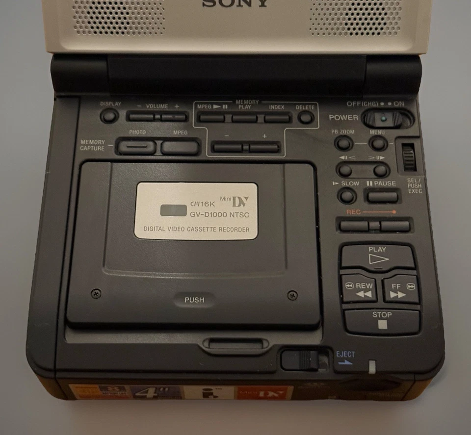 Sony GV-D1000 Digital Video Cassette Recorder - SOLD FOR PARTS-NO RETURNS AS IS! - Image 4 of 4