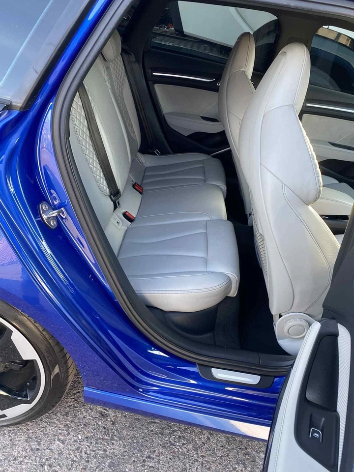 AUDI RS3 PFL SUPER SPORT SEATS *FULL SET* - Image 2 of 2