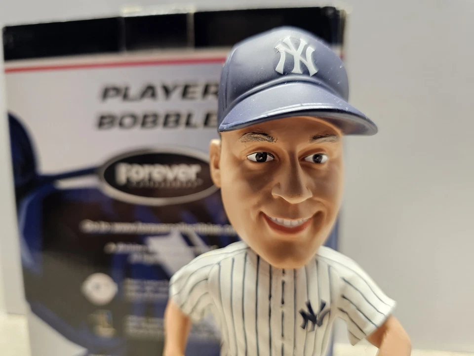 Derek Jeter New York Yankees MLB 2007 #'d FOCO Bobblehead Nuevo en caja  Foto 2 de 4