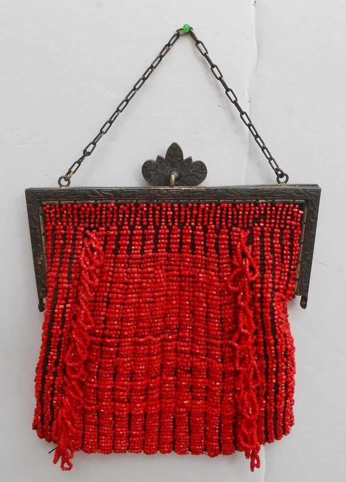 Bolsa antiga micro miçangas armação de metal vermelha alça de fechamento de contas azuis 7" de altura - Imagem 3 de 4