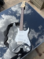 Display4top Full Size 4/4 Electric Guitar - Black & White Strat Style Beginner