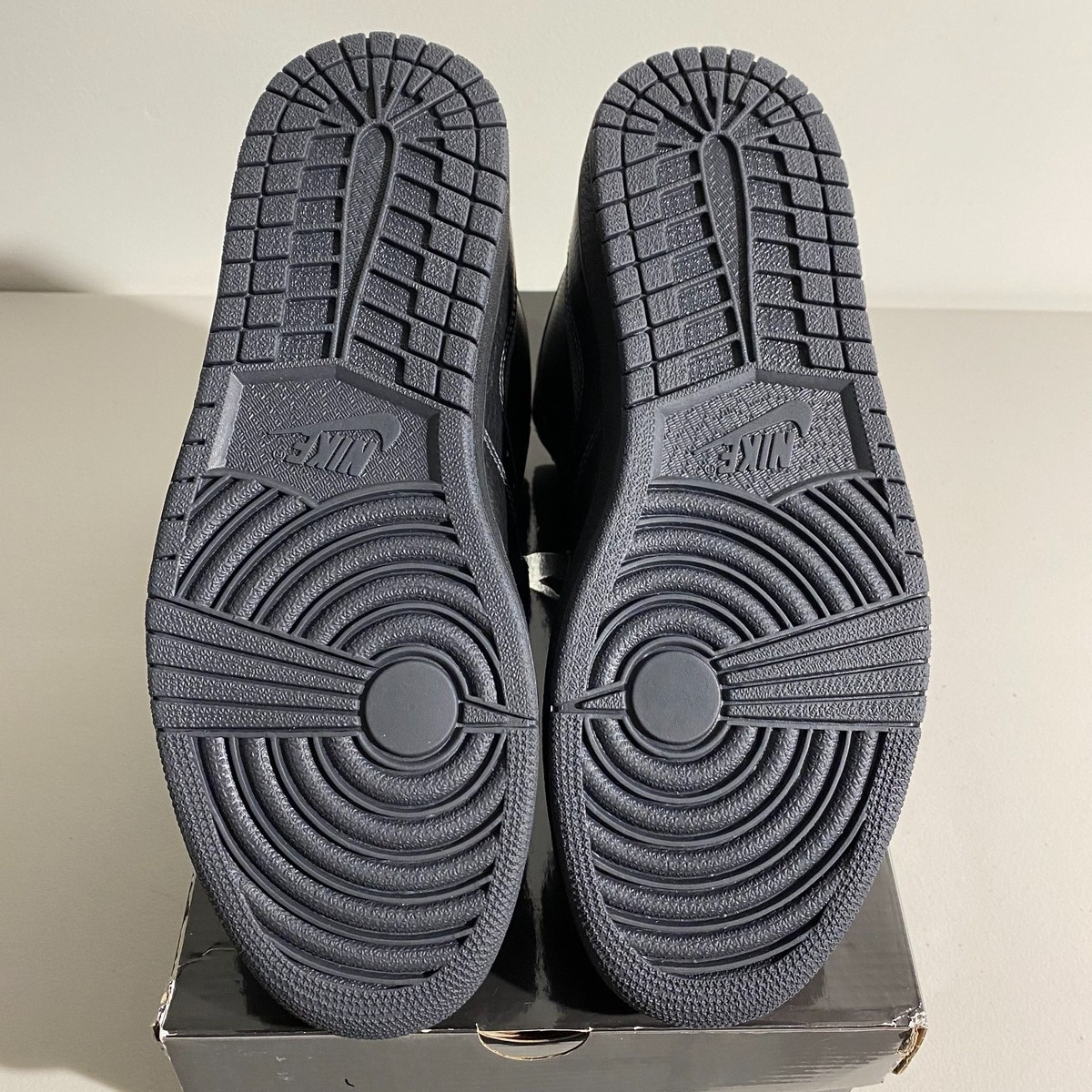 Air Jordan ブラック ローファー 24cm Jordan Air Jordan 1 Mid Grade School Basketball Shoes Black White