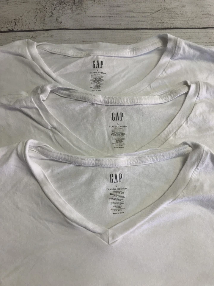 Paquete de 3 camisetas interiores GAP para hombre grandes blancas manga corta clásicas de algodón con cuello en V Foto 2 de 4