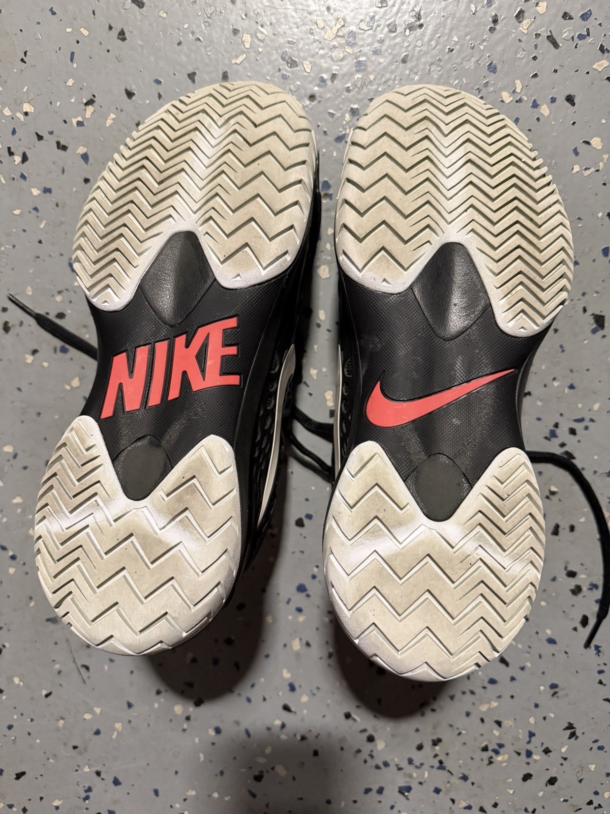 Nike Vapor Cage 3 - Black/White/Red 8.5M Men’s Tennis thumbnail 4