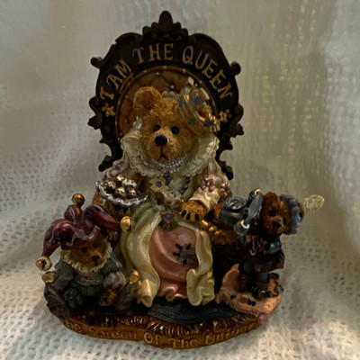 I Am The Queen Teddy Bear Resin Figurine, Royalty Queen Character, Multicolor