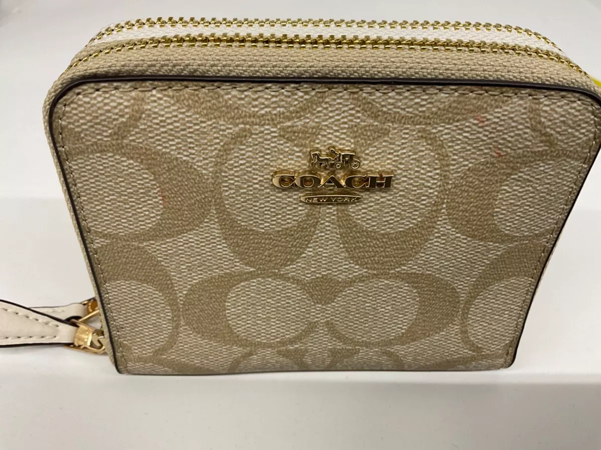 White wallet coach sales
