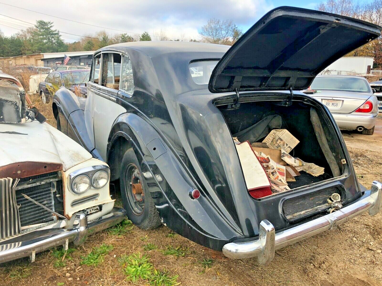 BENTLEY ROLLS ROYCE WRAITH DRIVING LIGHT LENS. THE WORLDS LARGEST USED INVENTORY